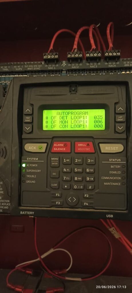 Central de detección y alarma contra incendio instalada por ID Conexión Digital